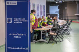 bs_220316_0690.jpg-Punkt rejestracji uchodźców w TAURON Arenie Kraków