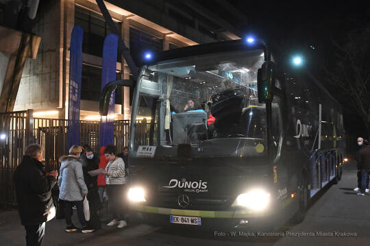 033jpg.jpg-Wyjazd uchodźców z Krakowa do Orleanu