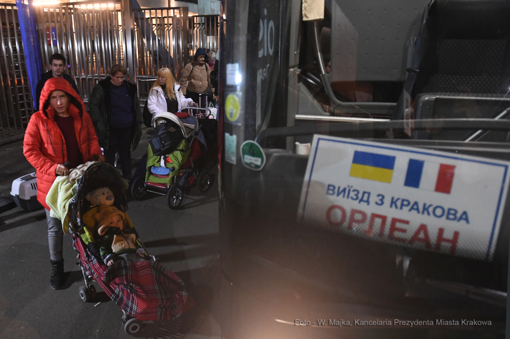 044jpg.jpg-Wyjazd uchodźców z Krakowa do Orleanu  Autor: W. Majka