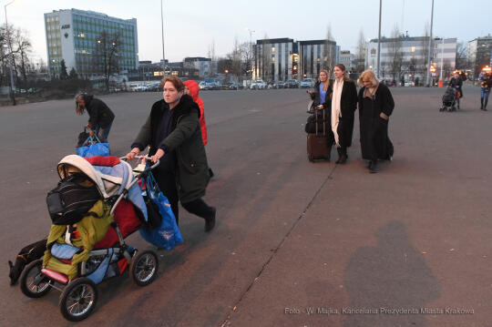 088jpg.jpg-Wyjazd uchodźców z Krakowa do Orleanu