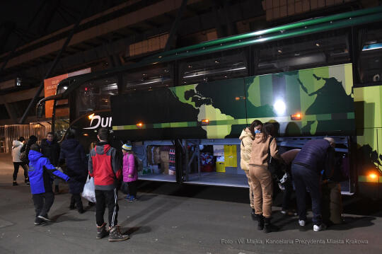 3030jpg.jpg-Wyjazd uchodźców z Krakowa do Orleanu