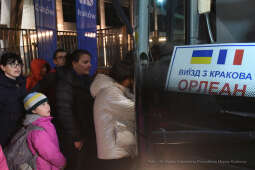 3131jpg.jpg-Wyjazd uchodźców z Krakowa do Orleanu