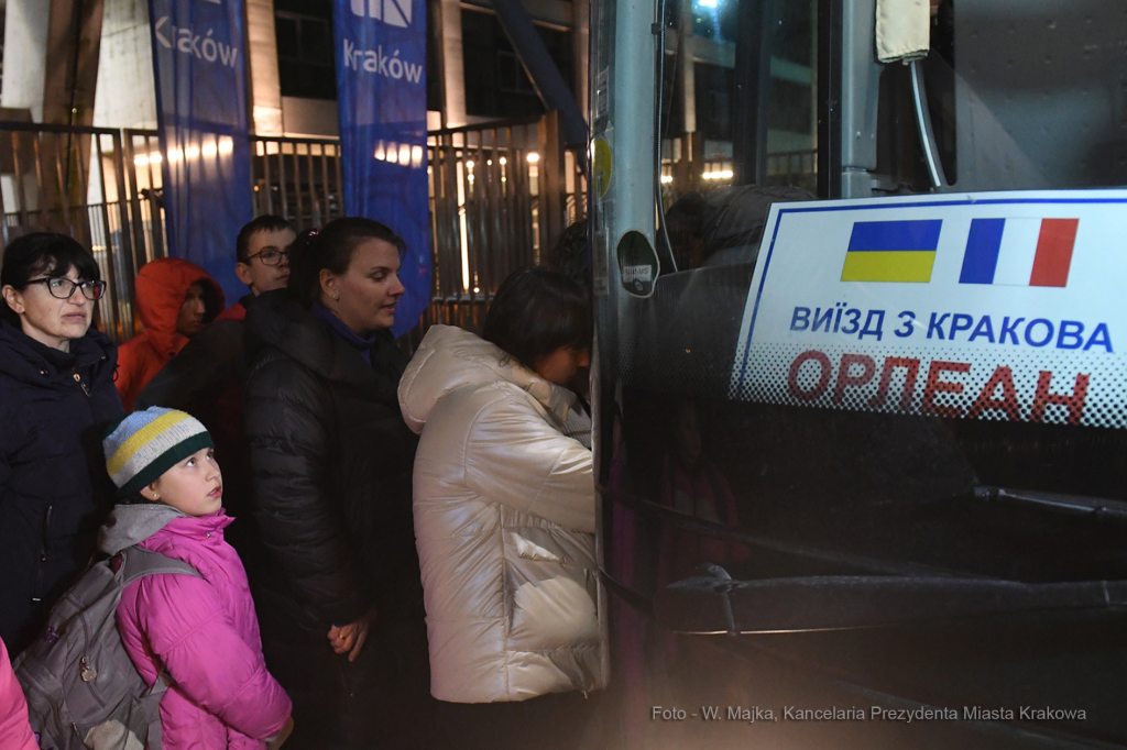 3131jpg.jpg-Wyjazd uchodźców z Krakowa do Orleanu  Autor: W. Majka