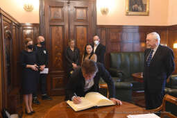 1111jpg.jpg-Spotkanie Prezesem charytatywnej organizacji non-profit CORE response Seanem Pennem