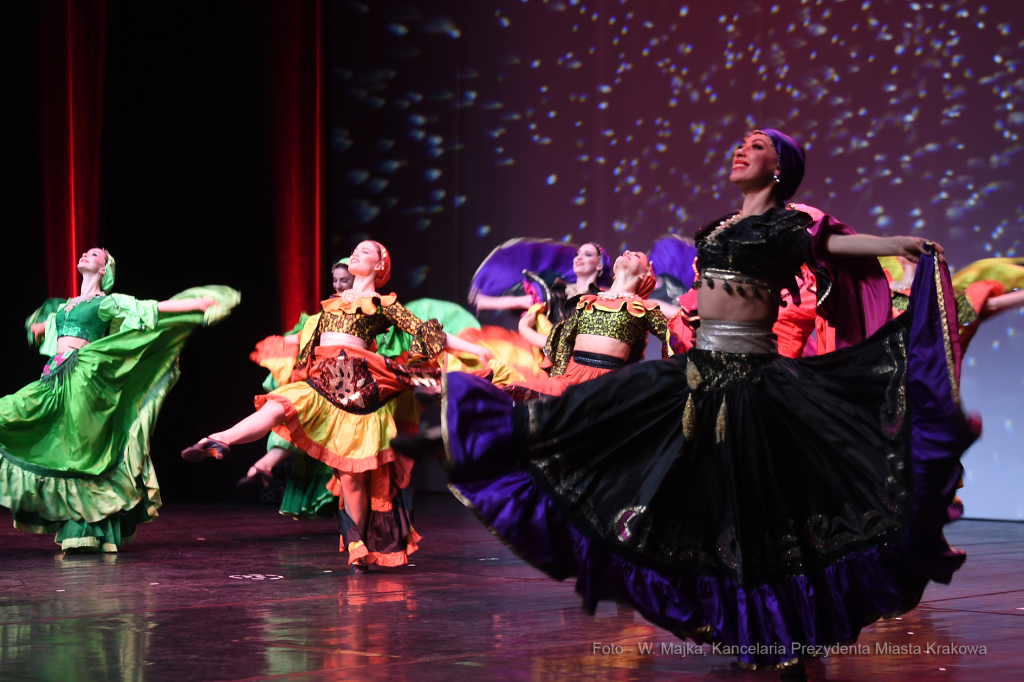 2424jpg.jpg-Balet Ukrainy „Virsky”  Autor: W. Majka