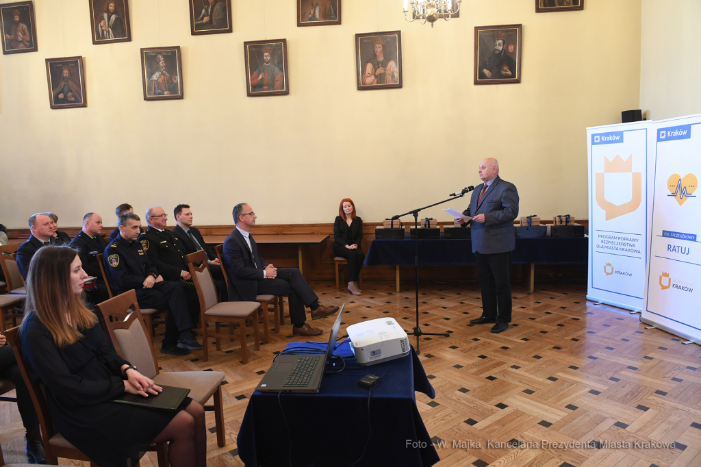 055jpg.jpg-Defibrylatory  Autor: W. Majka