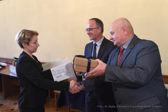 1111jpg.jpg-Defibrylatory