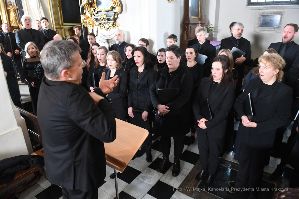 011jpg.jpg-Przeniesienie prochów śp. prof. Krzysztofa Pendereckiego  Autor: W. Majka