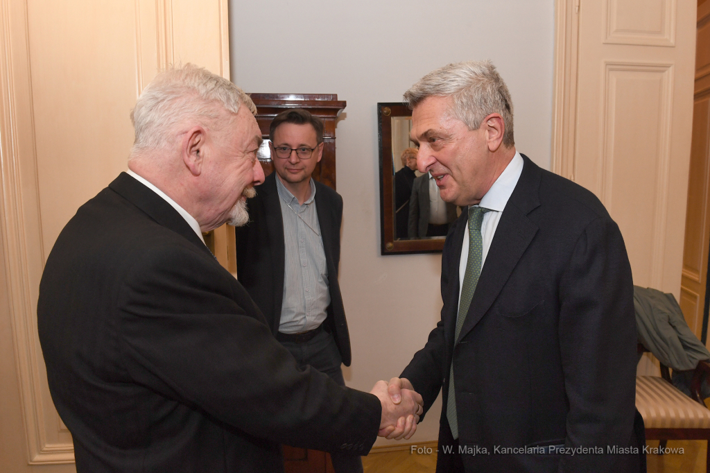 011jpg.jpg-Wysoki Komisarz ds. Uchodźców  Autor: W. Majka