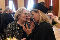 2828jpg.jpg-tytuł doktora honoris causadla  słynnej skrzypaczki Anne-Sophie Mutter