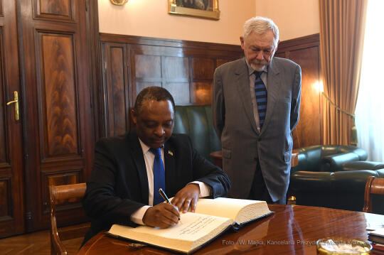 077jpg.jpg-Ambasador Rwandy  Anastase Shyaka