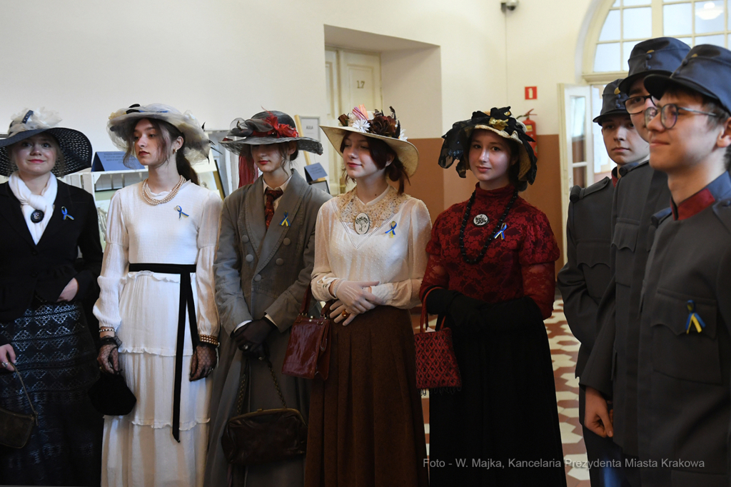 3232jpg.jpg  Autor: W. Majka