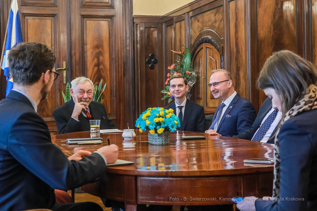 bs_220409_6179.jpg-Minister, Chorwacja, Majchrowski, Wizyta, Gabinet  Autor: B. Świerzowski