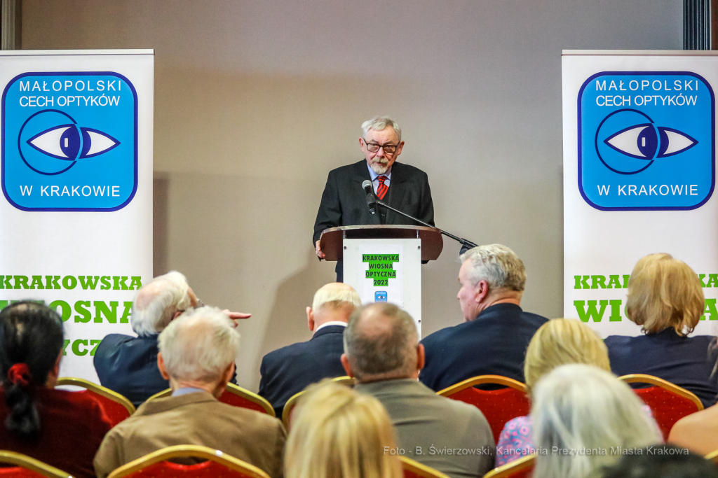 bs_220409_6385.jpg-Targ Branżowe, Majchrowski, Optyczna Wiosna 2022  Autor: B. Świerzowski