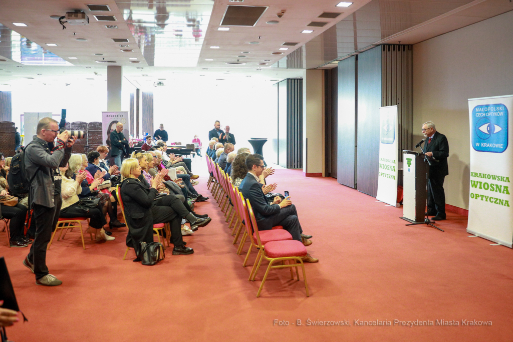 bs_220409_6422.jpg-Targ Branżowe, Majchrowski, Optyczna Wiosna 2022  Autor: B. Świerzowski