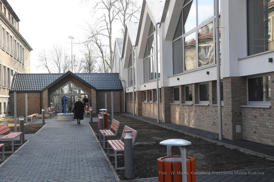 011jpg.jpg-hali sportowej przy Szkole Podstawowej nr 74, ul. Branicka