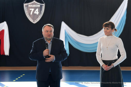 1313jpg.jpg-hali sportowej przy Szkole Podstawowej nr 74, ul. Branicka