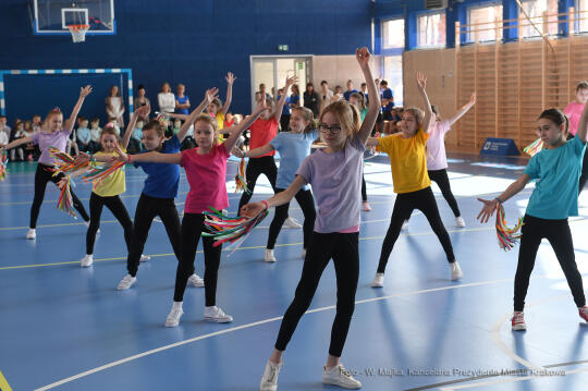 1919jpg.jpg-hali sportowej przy Szkole Podstawowej nr 74, ul. Branicka