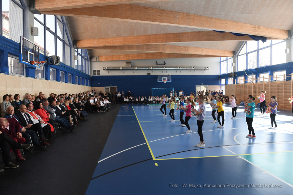 2020jpg.jpg-hali sportowej przy Szkole Podstawowej nr 74, ul. Branicka  Autor: W. Majka