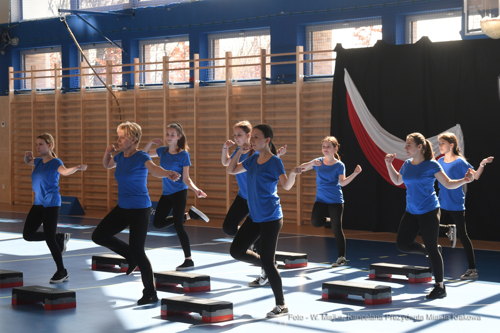 2323jpg.jpg-hali sportowej przy Szkole Podstawowej nr 74, ul. Branicka  Autor: W. Majka