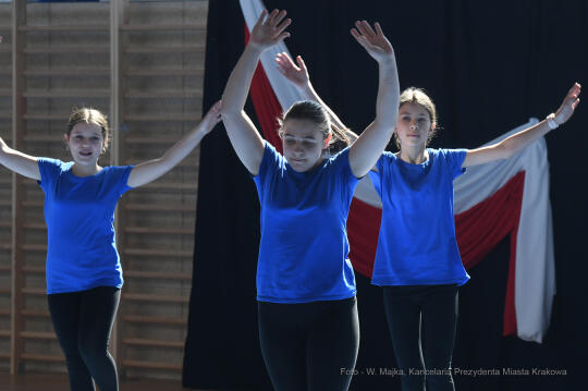 2424jpg.jpg-hali sportowej przy Szkole Podstawowej nr 74, ul. Branicka