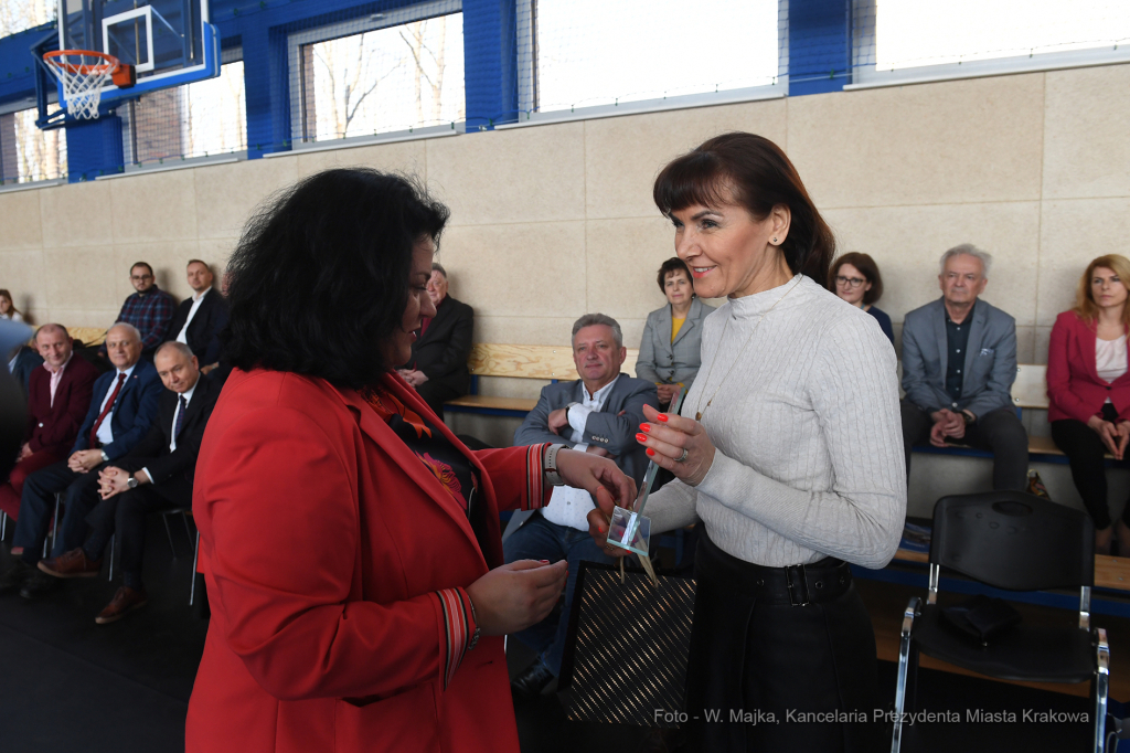 2828jpg.jpg-hali sportowej przy Szkole Podstawowej nr 74, ul. Branicka  Autor: W. Majka