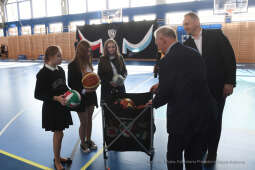 3232jpg.jpg-hali sportowej przy Szkole Podstawowej nr 74, ul. Branicka