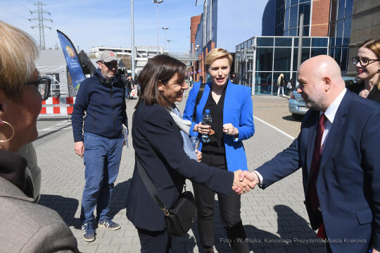 3636jpg.jpg-Mer Paryża Panią Anne Hidalgo