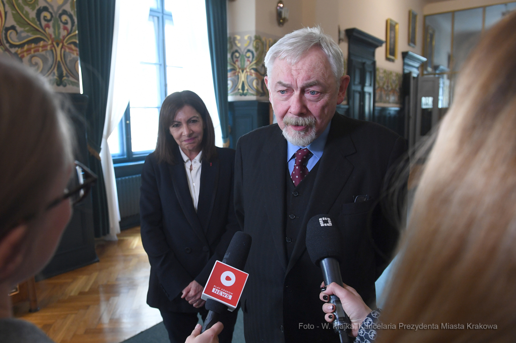 8080jpg.jpg-Mer Paryża Pani Anne Hidalgo  Autor: W. Majka