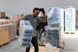 2323jpg.jpg-Wielkanocna pomoc mieszkańców Krakowa dla Polaków we Lwowie