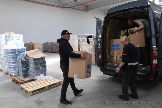 2525jpg.jpg-Wielkanocna pomoc mieszkańców Krakowa dla Polaków we Lwowie