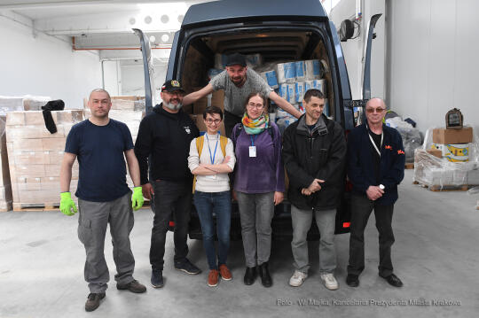 2727jpg.jpg-Wielkanocna pomoc mieszkańców Krakowa dla Polaków we Lwowie