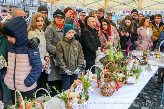bs_220416_7155.jpg-Święcenie, Majchrowski, Jędraszewski, Dziwisz