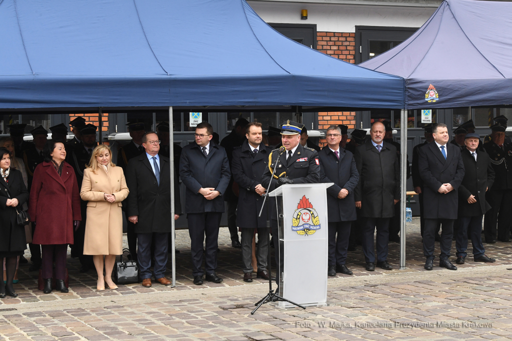 011jpg.jpg-Wręczenie promes oraz decyzji o przyznaniu świadczeń ratowniczych,  Autor: W. Majka