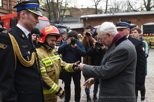 1818jpg.jpg-Wręczenie promes oraz decyzji o przyznaniu świadczeń ratowniczych,