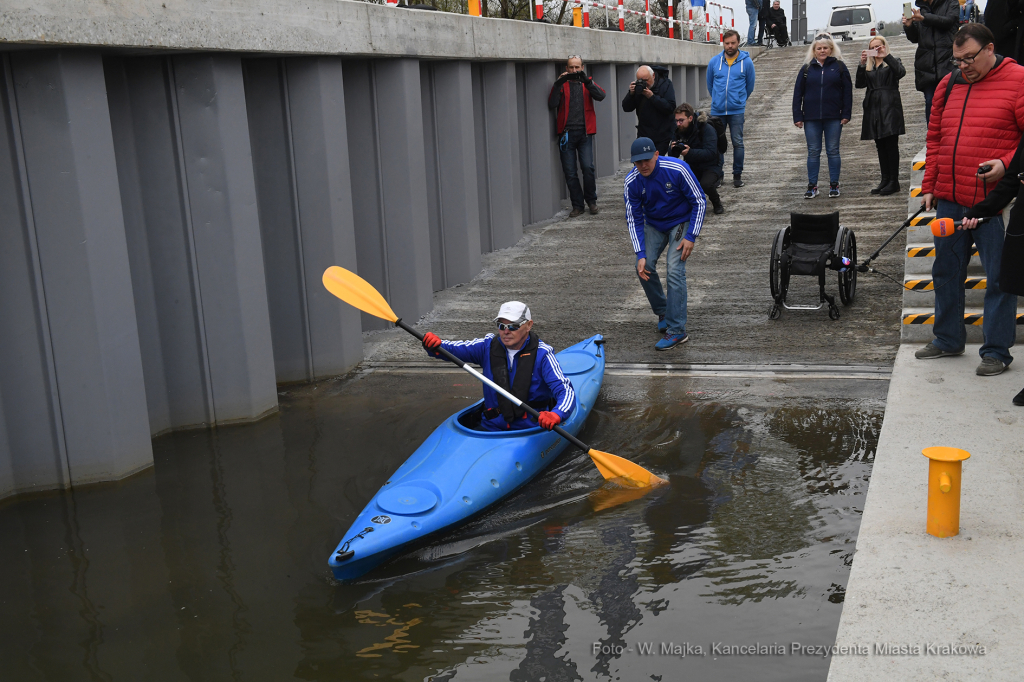 1717jpg.jpg-Otwarcie pierwszego w Krakowie slipu do wodowania i wyciągania  Autor: W. Majka