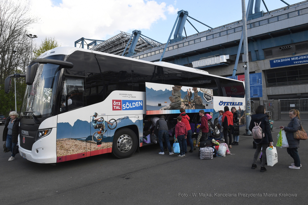 2828jpg.jpg-Wyjazd uchodźców ukraińskich do Innsbrucka  Autor: W. Majka