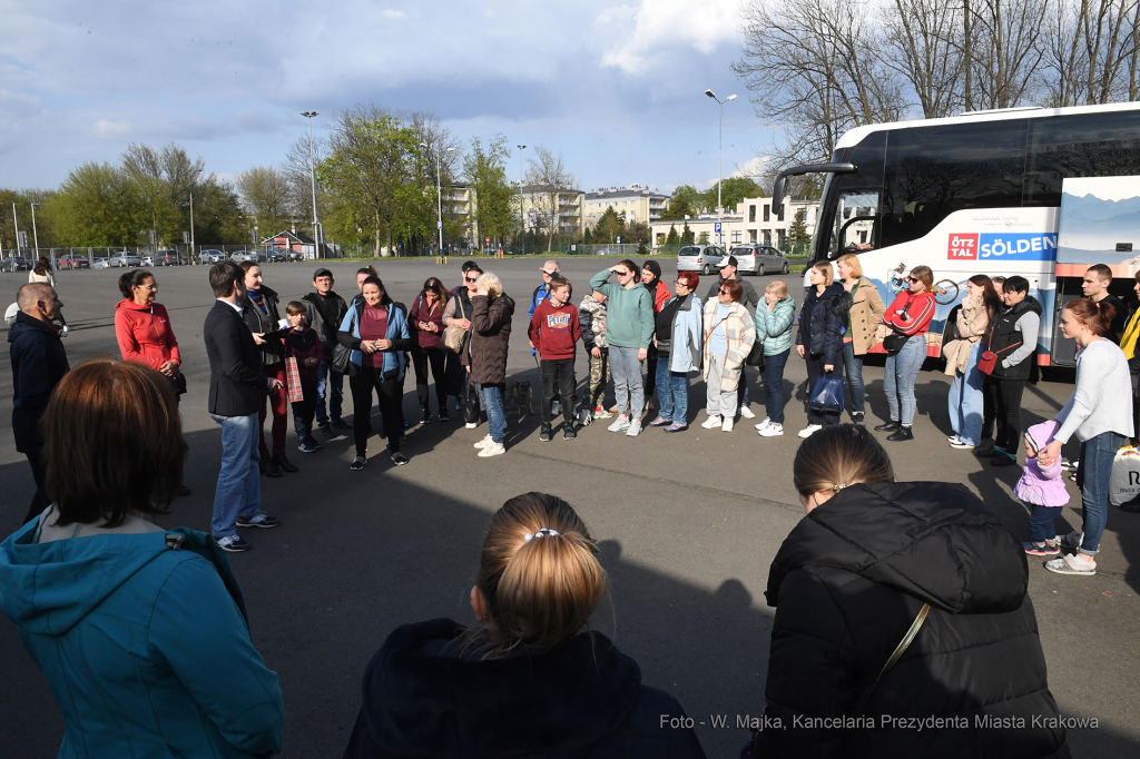3232jpg.jpg-Wyjazd uchodźców ukraińskich do Innsbrucka  Autor: W. Majka
