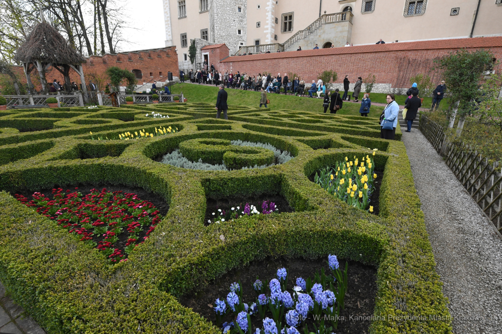 1414jpg.jpg-Otwarcie wystawy „Smoczy Ogród. Bronisław Chromy na Wawelu”  Autor: W. Majka