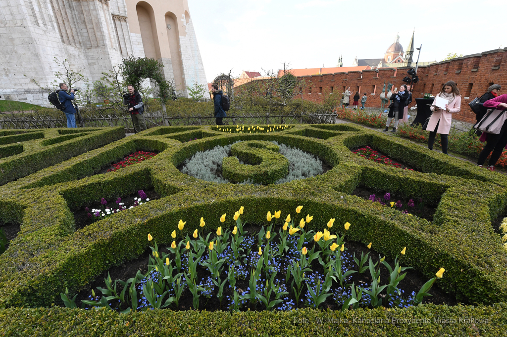 1515jpg.jpg-Otwarcie wystawy „Smoczy Ogród. Bronisław Chromy na Wawelu”  Autor: W. Majka