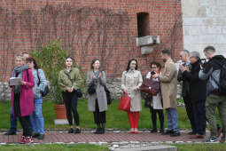 2121jpg.jpg-Otwarcie wystawy „Smoczy Ogród. Bronisław Chromy na Wawelu”