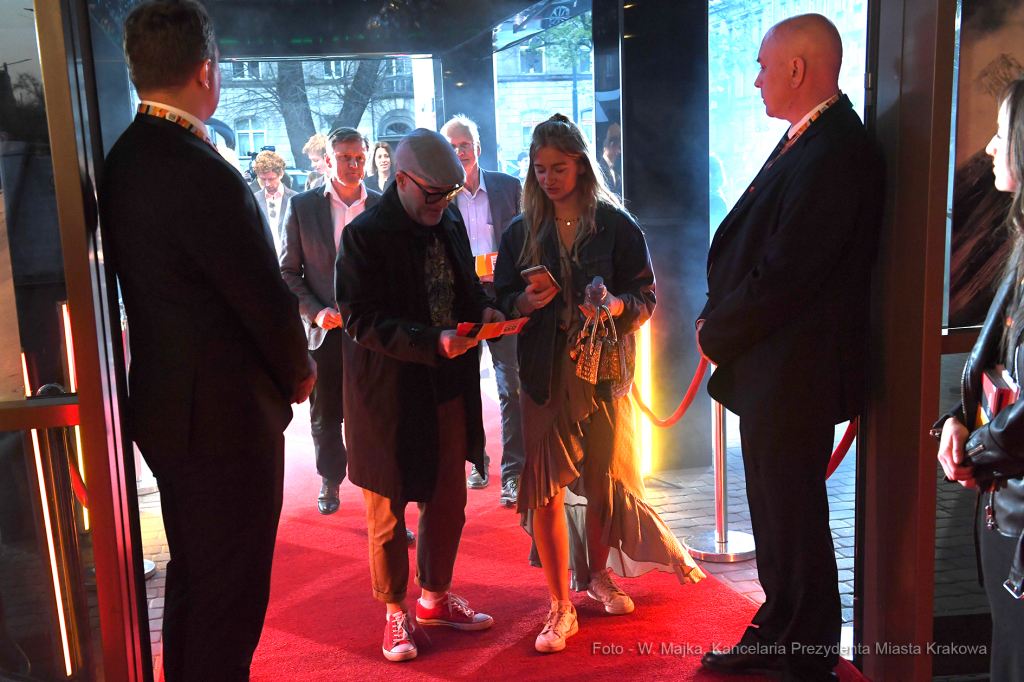 011jpg.jpg-OFF CAMERA  Autor: W. Majka