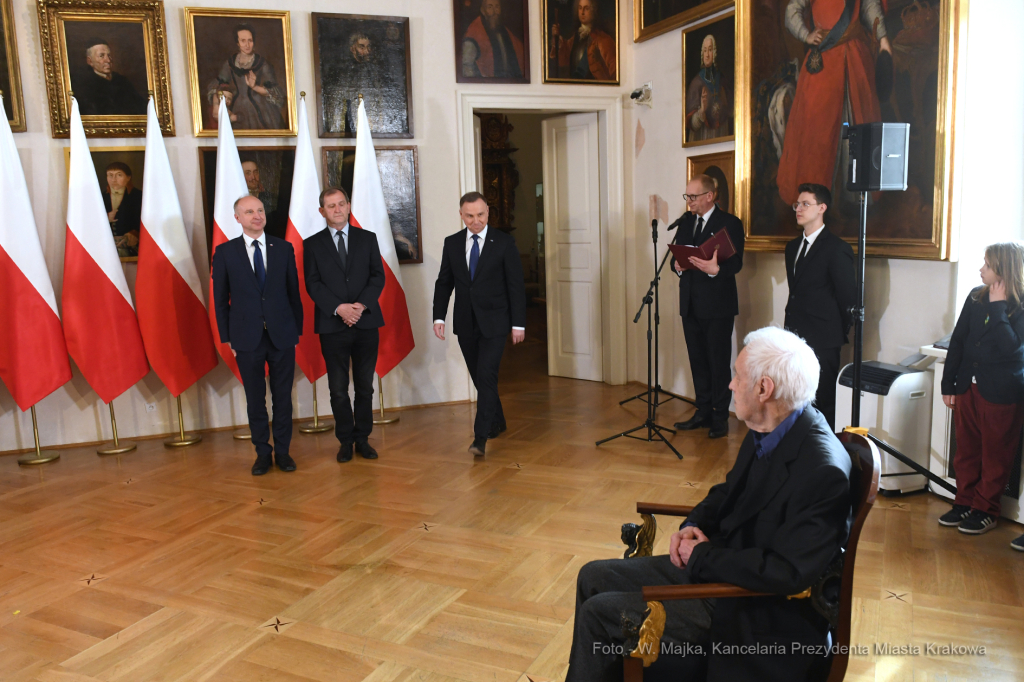 011jpg.jpg-Uroczystość wręczenia Orderu Orła Białego Adamowi Macedońskiemu  Autor: W. Majka