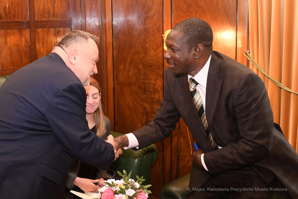 033jpg.jpg-Dyrektor Biura Wysokiego Komisarza Narodów  Autor: W. Majka