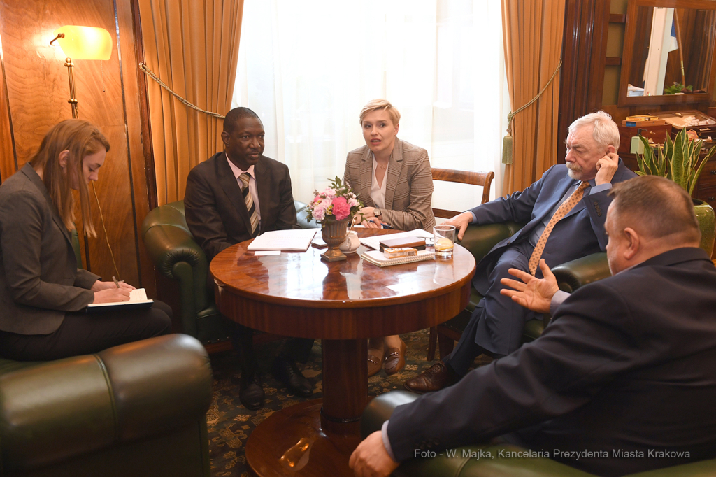 044jpg.jpg-Dyrektor Biura Wysokiego Komisarza Narodów  Autor: W. Majka