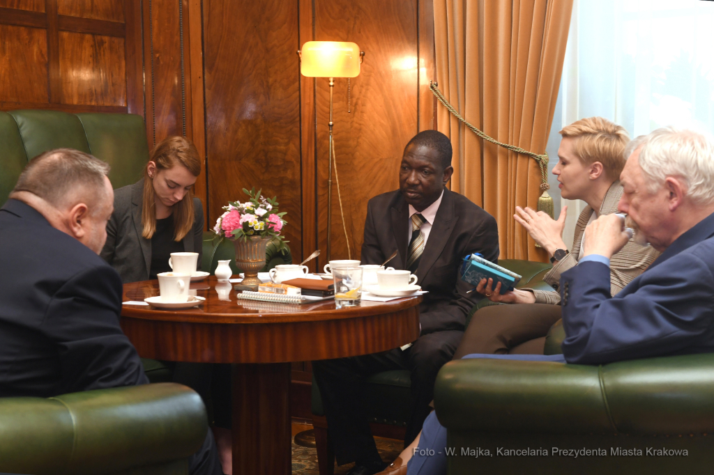 066jpg.jpg-Dyrektor Biura Wysokiego Komisarza Narodów  Autor: W. Majka