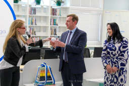 bs_220509_3133.jpg-Biblioteka, otwarcie, Olesiak, Komarewicz