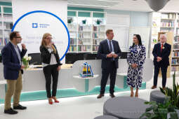 bs_220509_3135.jpg-Biblioteka, otwarcie, Olesiak, Komarewicz