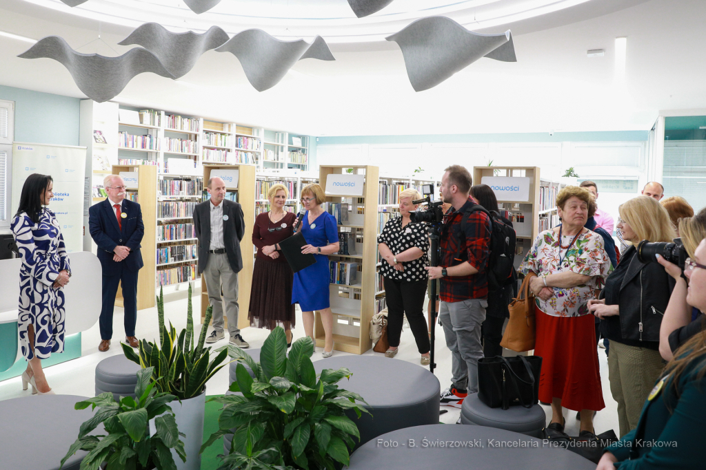 bs_220509_3140.jpg-Biblioteka, otwarcie, Olesiak, Komarewicz  Autor: B. Świerzowski