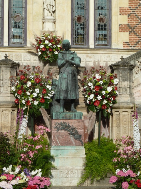 Jubileusz Partnerstwa Krakowa i Orleanu. Pomnik Joanny D'Arc w Orleanie podczas Święta Miasta.  